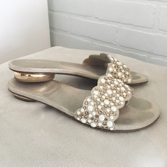 Stuart Weitzman Women’s Sandals Flats Goldie slide Pearly Sequins Sz 7.5 - Picture 1 of 13